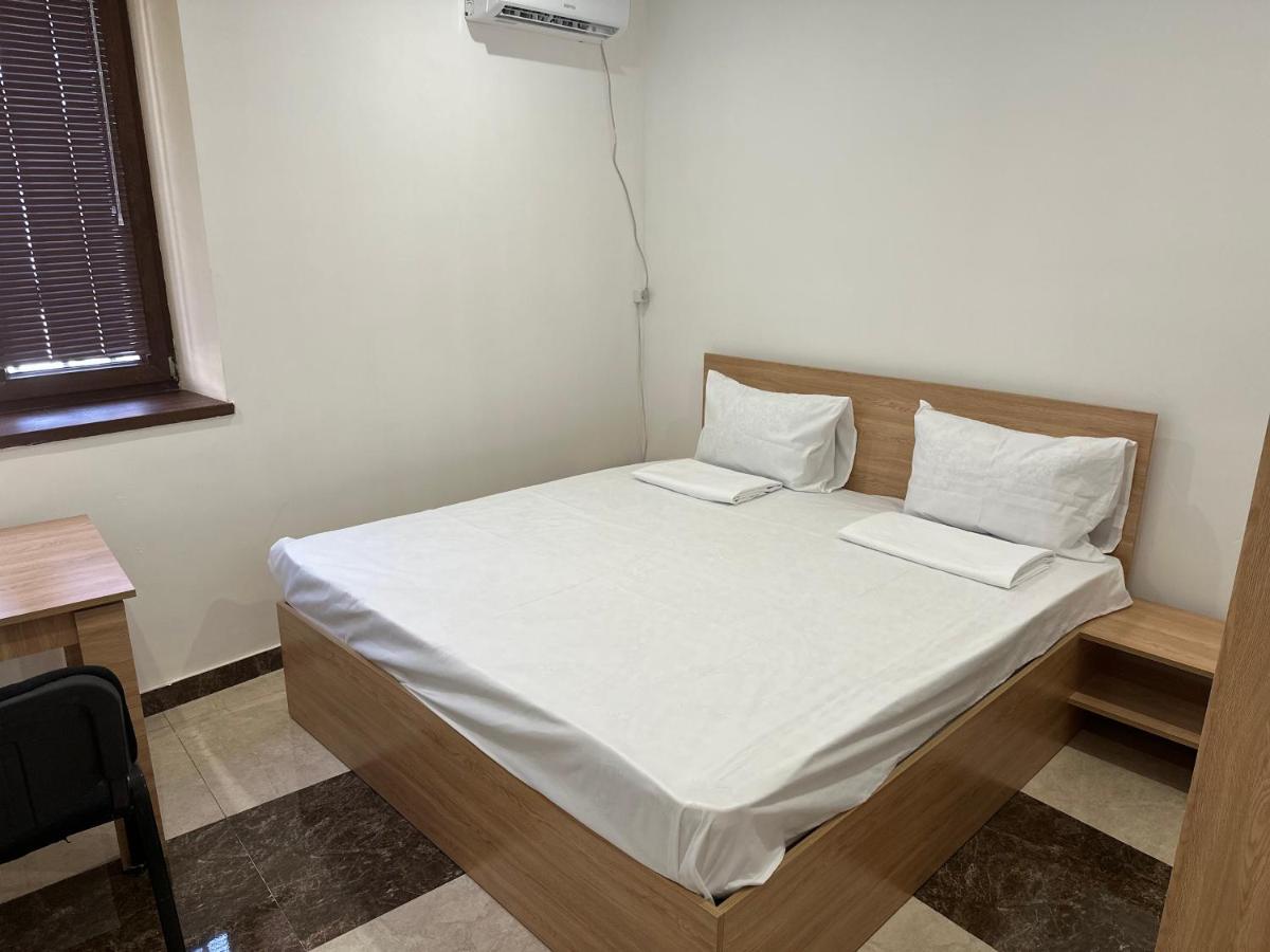 Favorit Hotel-Hostel Jerevan Eksteriør bilde